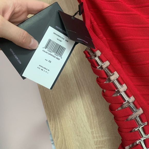 Herve Leger lipstick red colour XSmall. - Picture 9 of 11